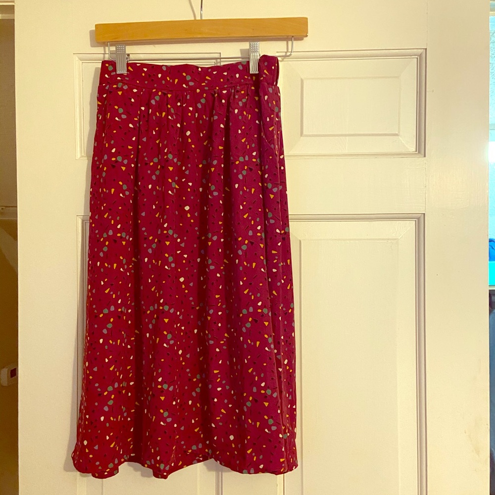 NWOT JESSY B  PATTERNED ELASTIC HIGH WASTED SKIRT
